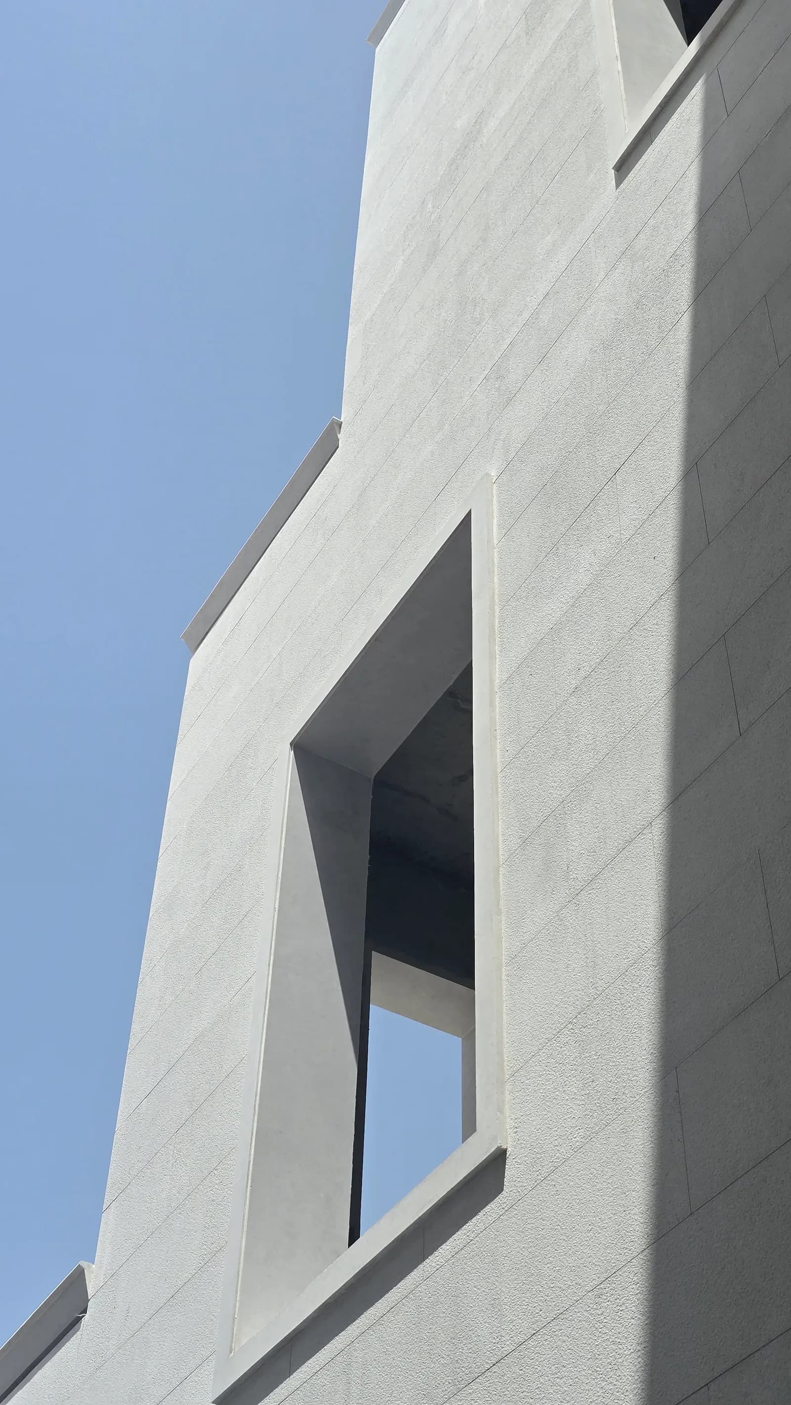 Deep modern reveal — Lusail, Qatar